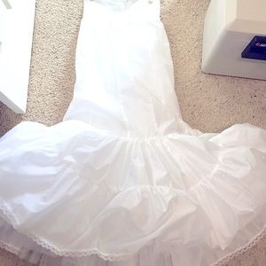 David’s Bridal petticoat wedding slip